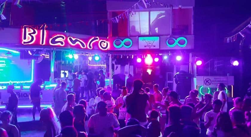 Blanco Beach House Hostel ostello party a Phi Phi Island