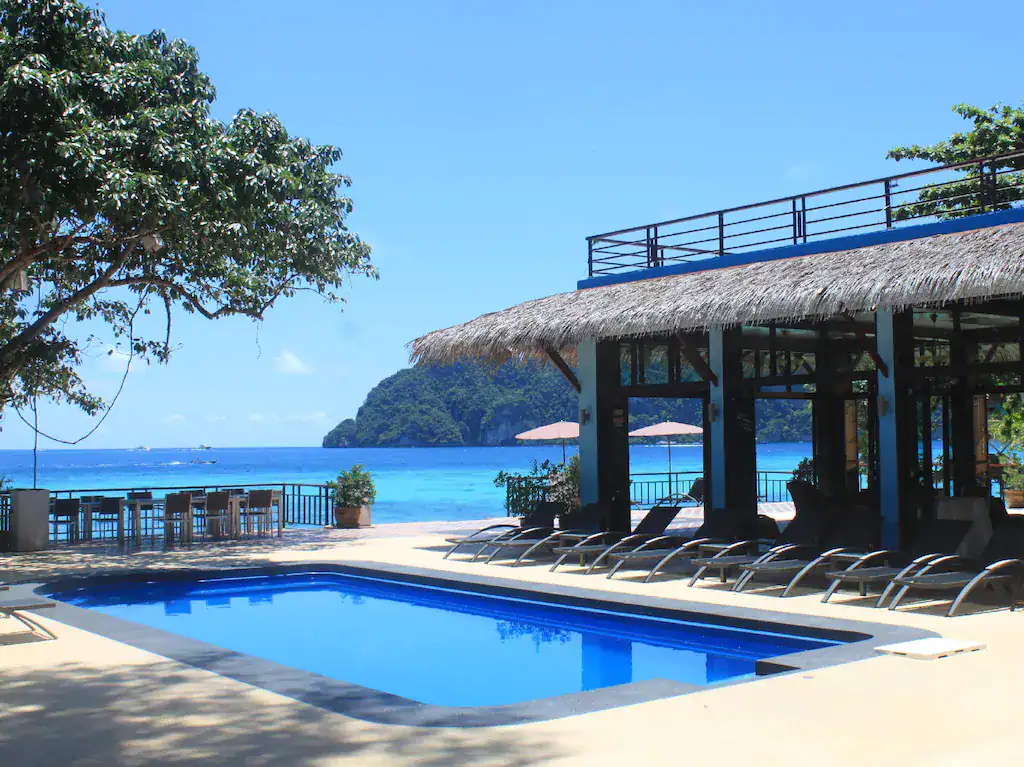 Phi Phi Long Beach Resort and Villa fronte mare