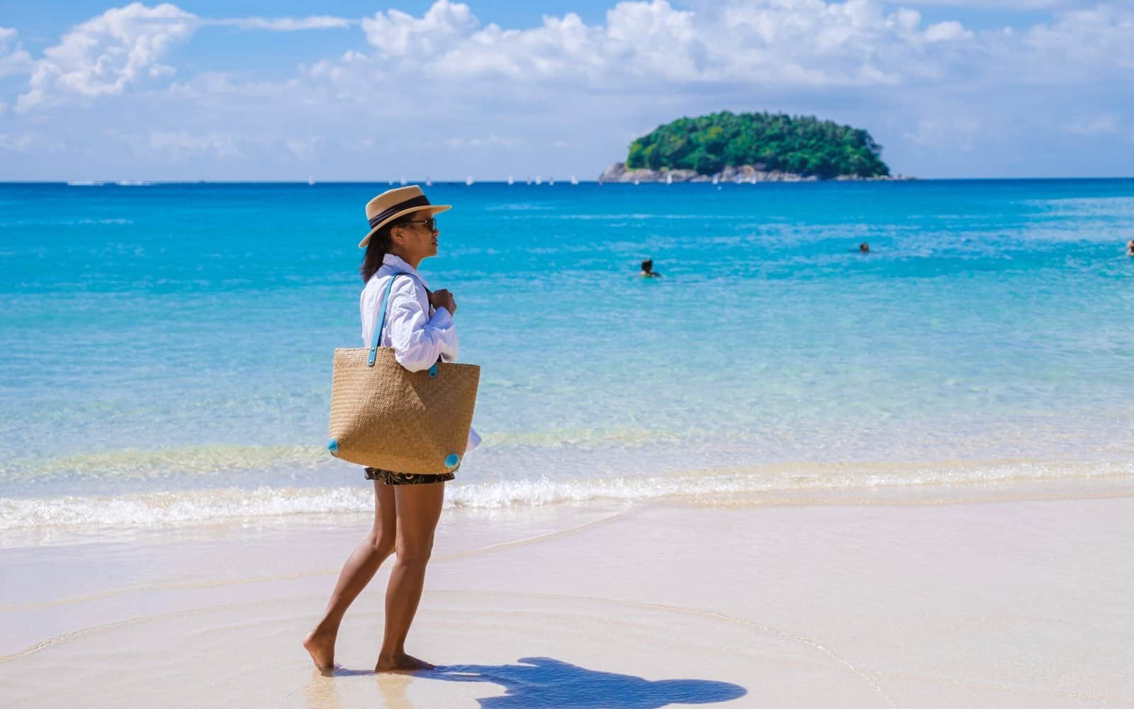 Kata Beach a Phuket per viaggio in Thailandia preparato con consigli locali