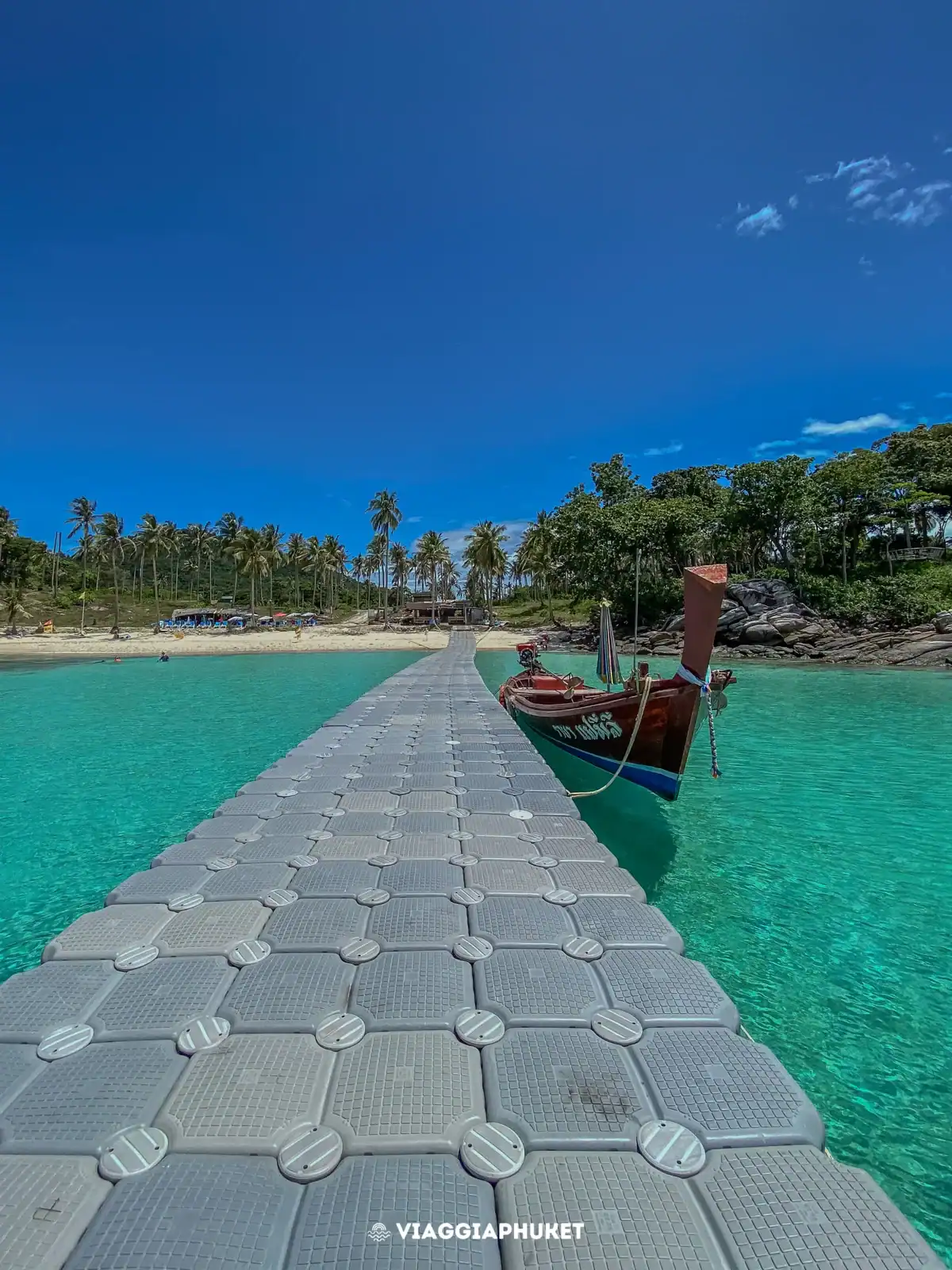 Vista mare e natura a Racha Yai