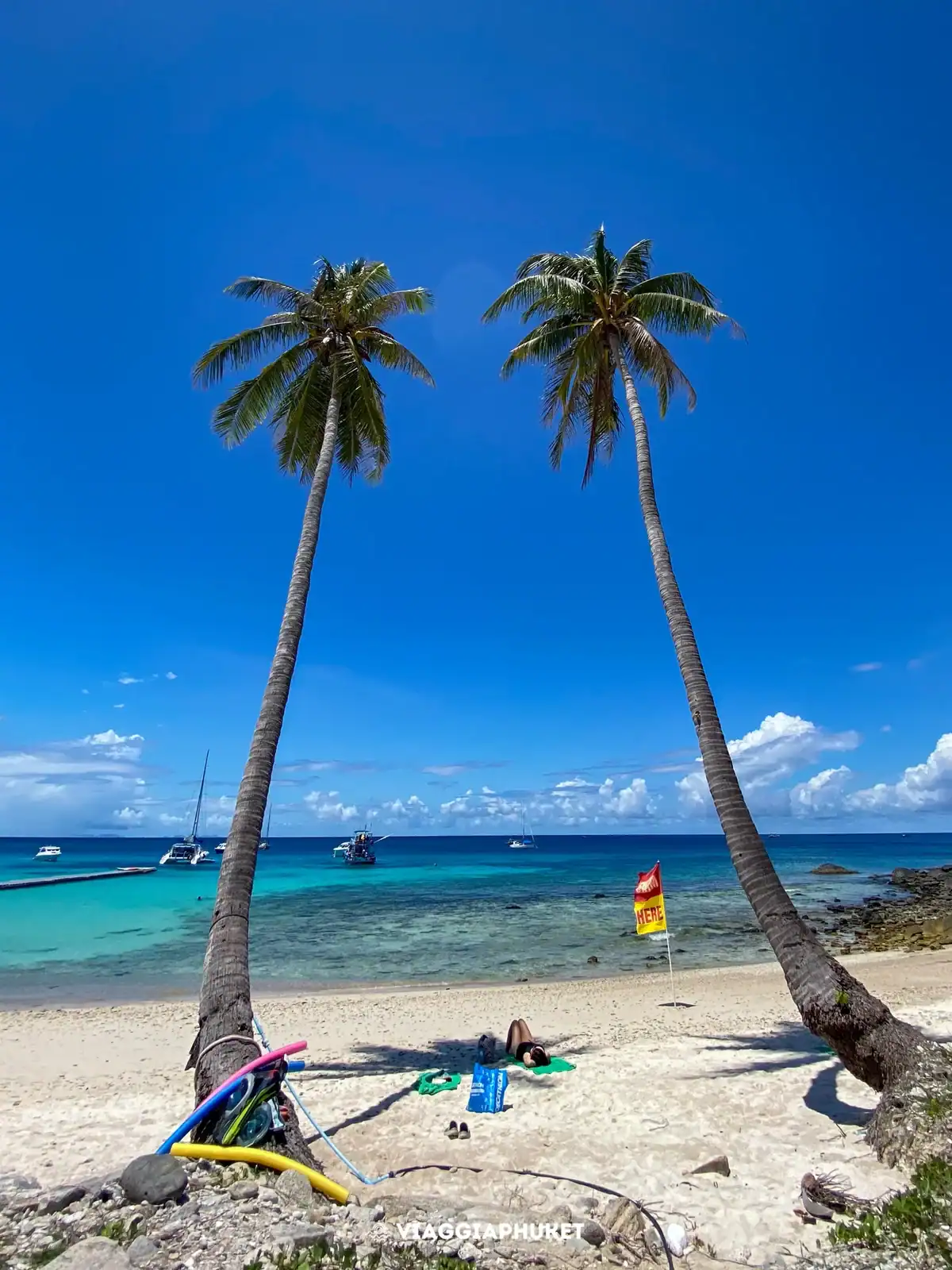 Spiaggia e acque turchesi di Racha Yai