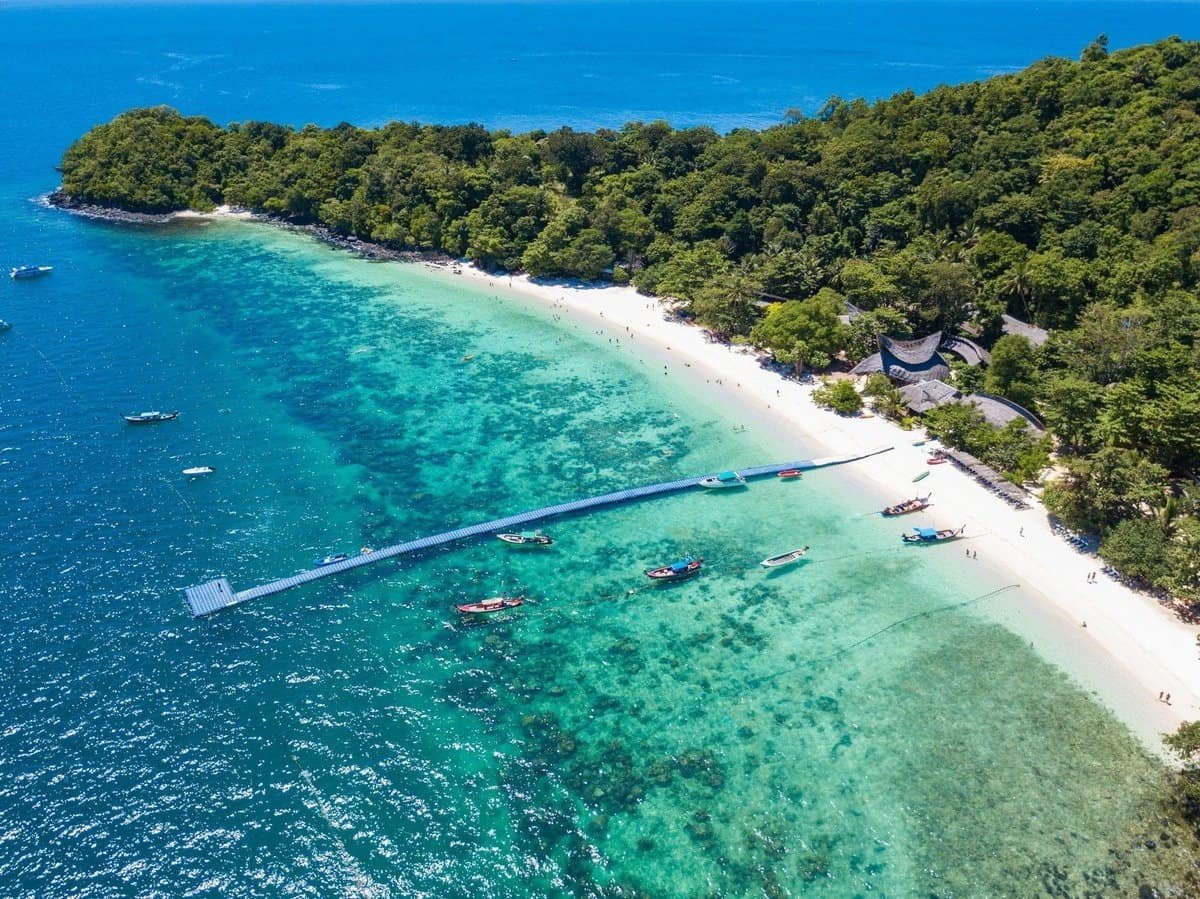 TOUR CORAL ISLAND BANANA BEACH