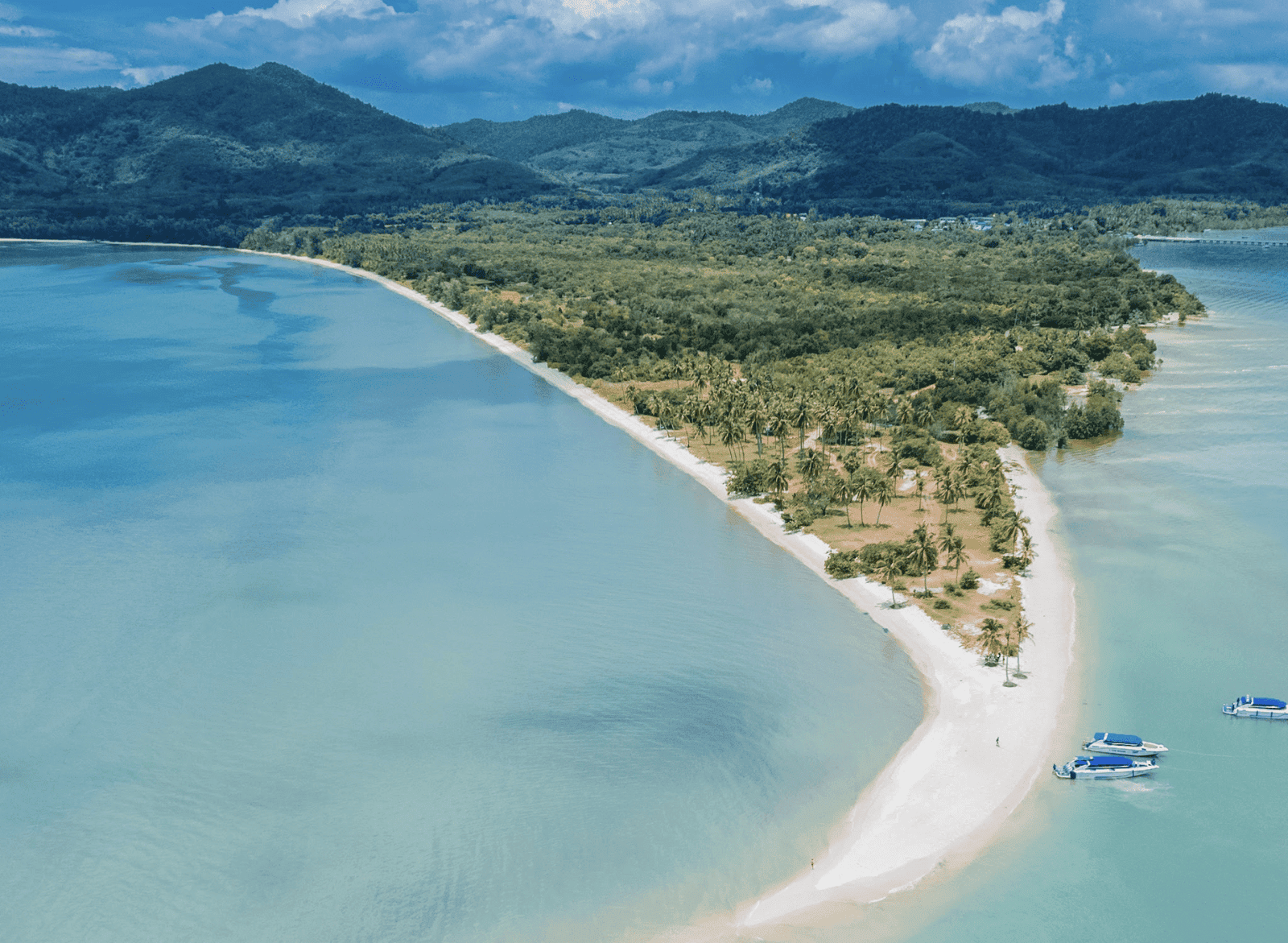 Spiaggia tranquilla a Koh Yao Yai