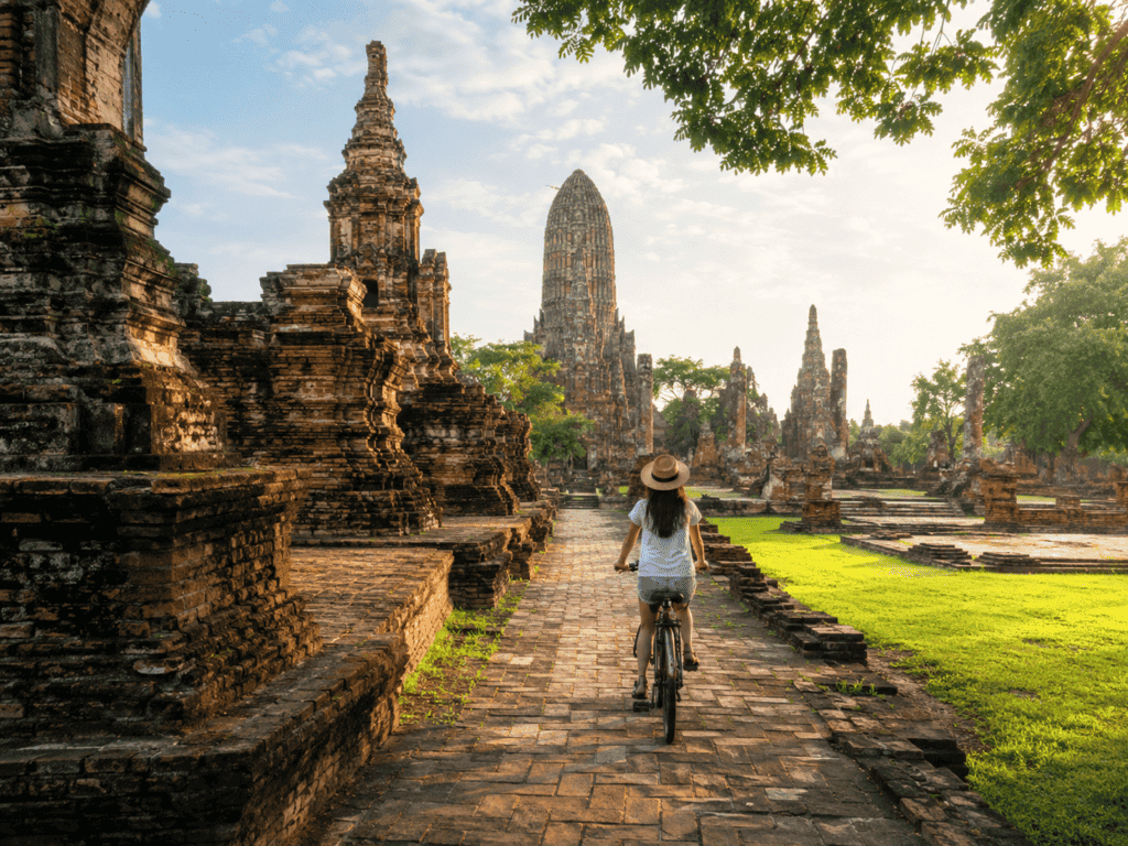 mercato galleggiante e del treno a bangkok Ayutthaya
