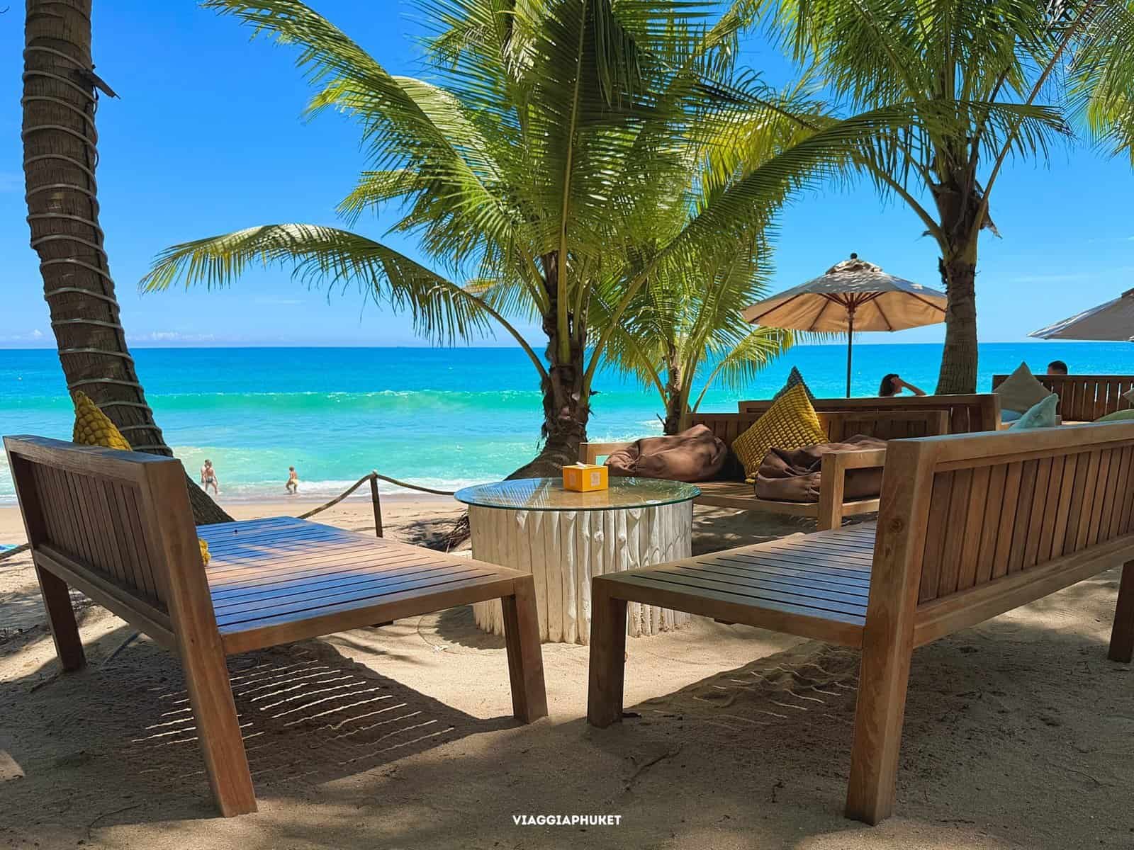 Banana Beach Club Phuket oggi con servizi e beach club