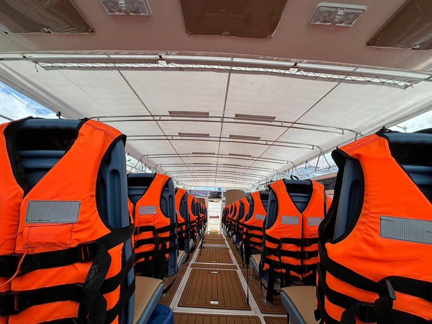 Motoscafo Bundhaya in navigazione