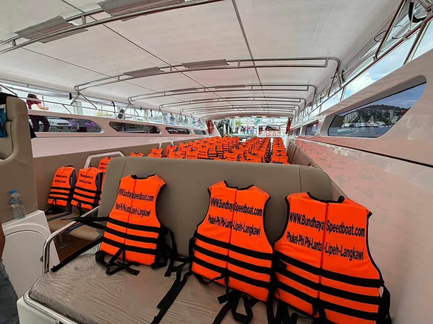Bundhaya Speed Boat in mare