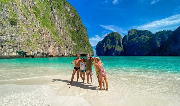 Escursione a Phi Phi Island da Phuket – Maya Bay vista mare