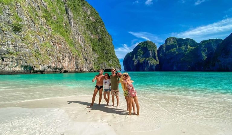 Escursione a Phi Phi Island da Phuket – Maya Bay vista mare